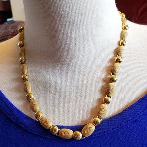 16" Gold Tone Vintage Lady Remington Necklace